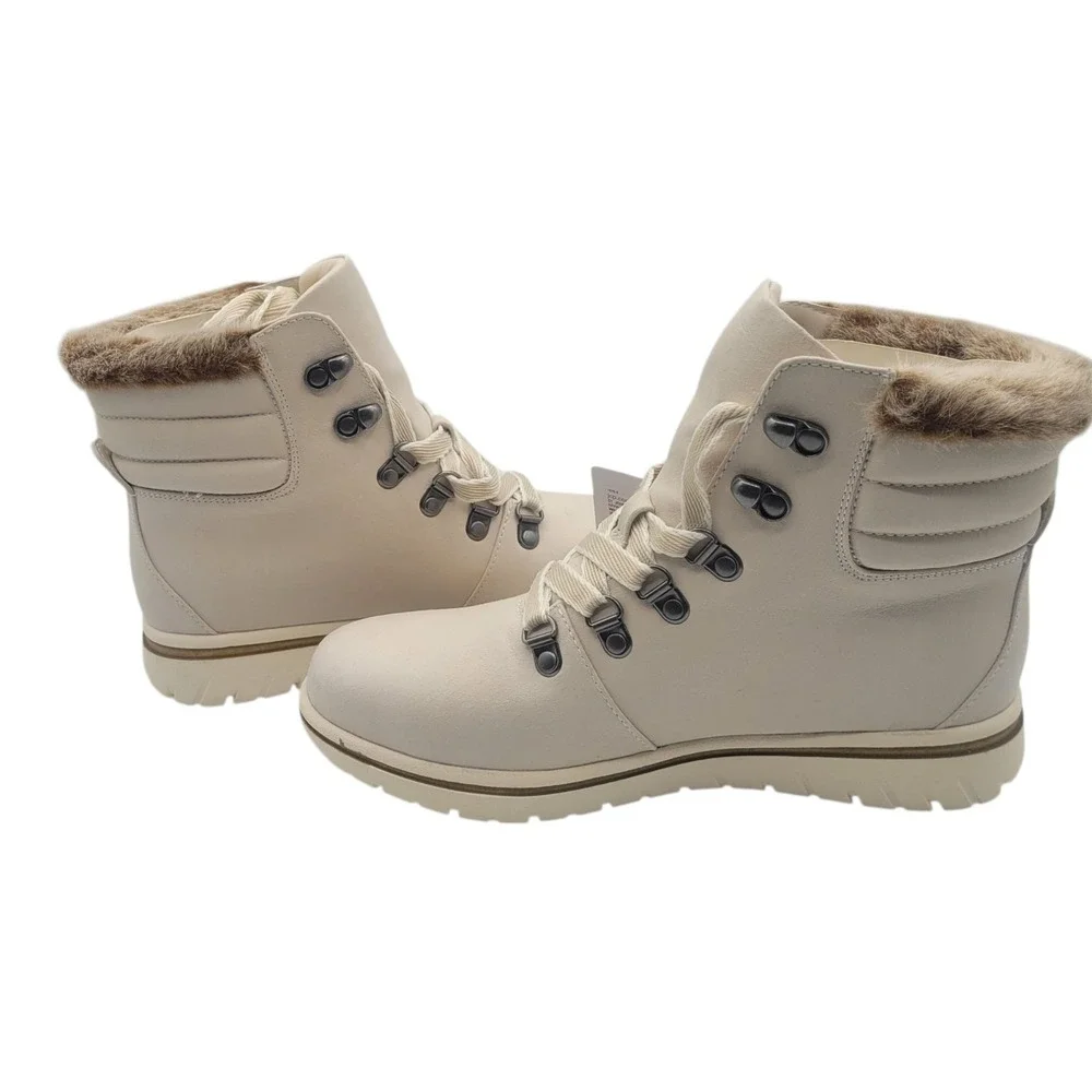 NEW St.‎ John's Bay Women's SJB Hayward White Boots Size 8 Medium | Memory Foam